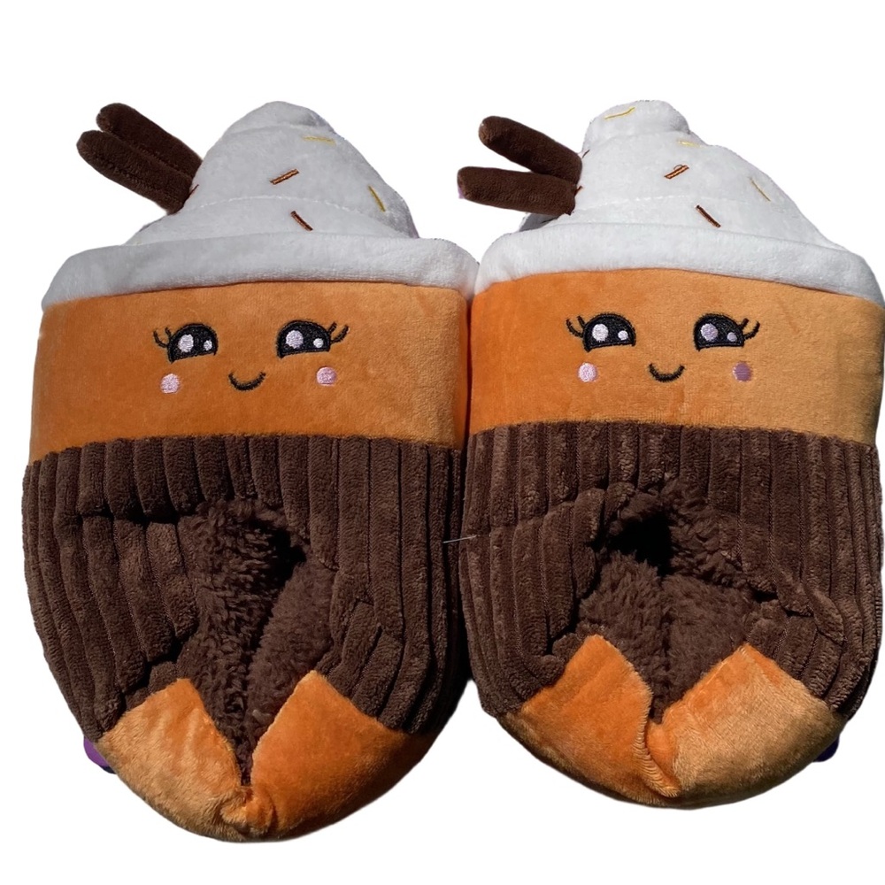 Moodpop Pumpkin Spice Latte Women’s Plush Slippers